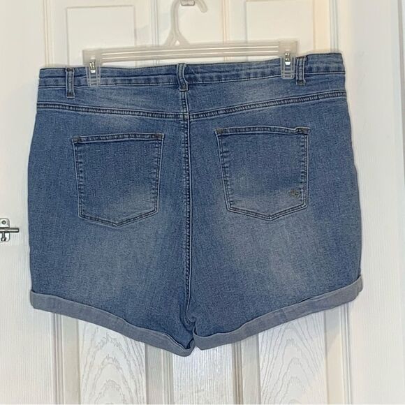 ModCloth Denim Shorts Rolled Cuff Size 18 - Picture 2 of 9